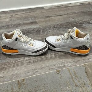 Wmns Air Jordan 3 Retro Laser Orange